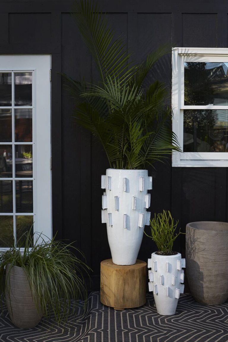 Ari Oversized Stoneware Vase - Image 4