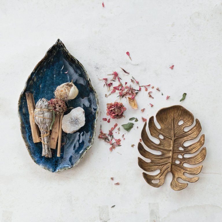 Stoneware Leaf Shaped Plate - Image 4